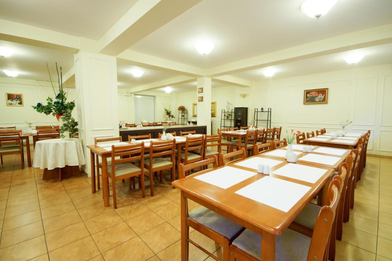 Koral Hotel Chłapowo Buitenkant foto