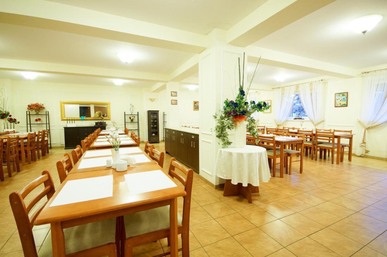 Koral Hotel Chłapowo Buitenkant foto
