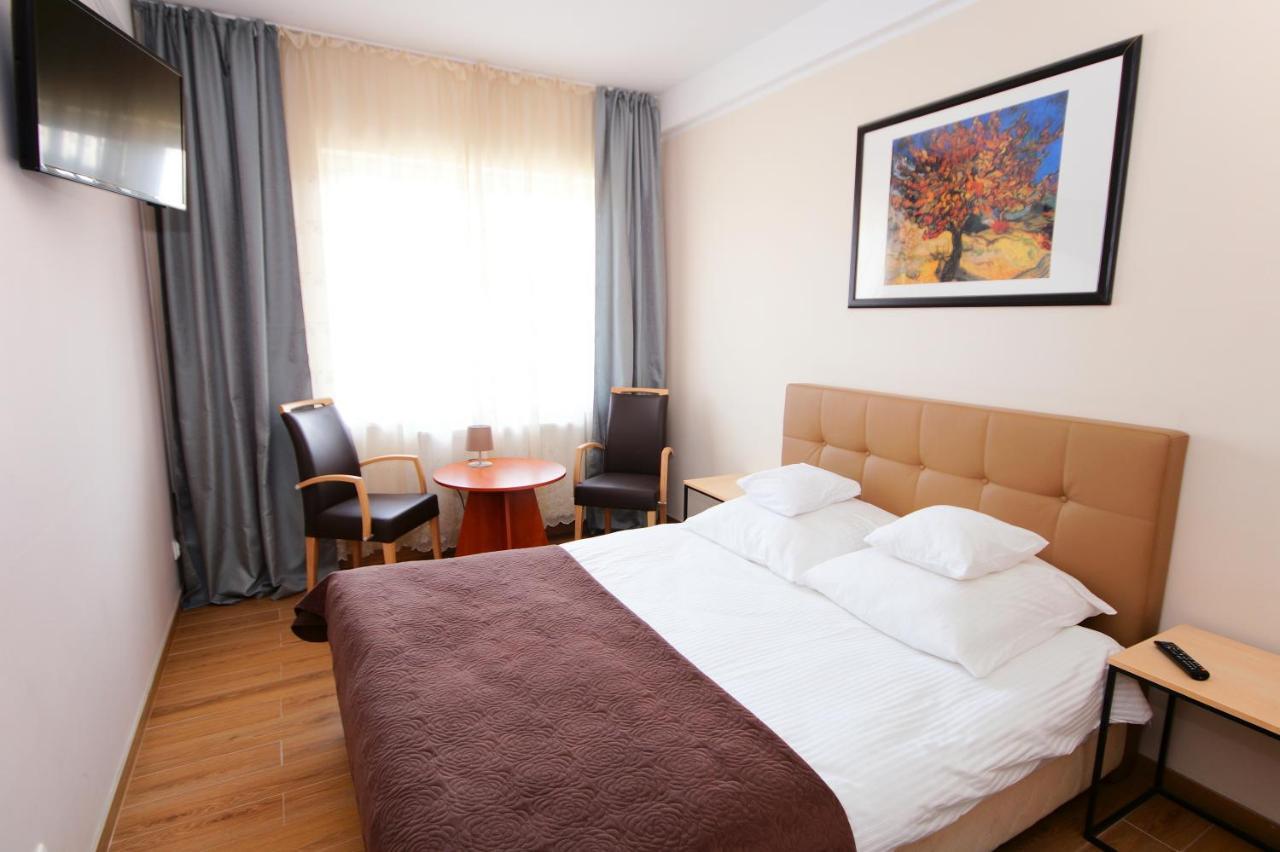 Koral Hotel Chłapowo Buitenkant foto