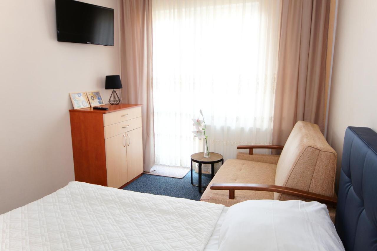 Koral Hotel Chłapowo Buitenkant foto