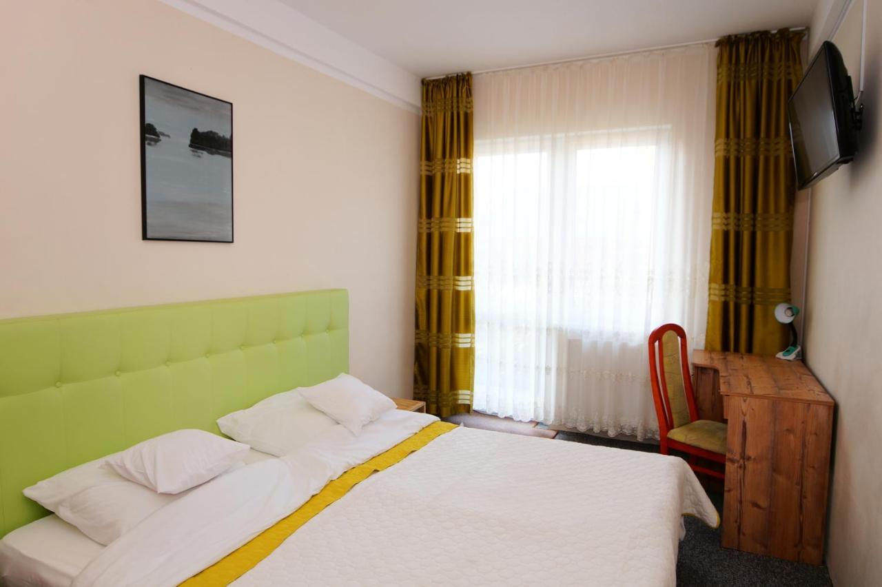 Koral Hotel Chłapowo Buitenkant foto
