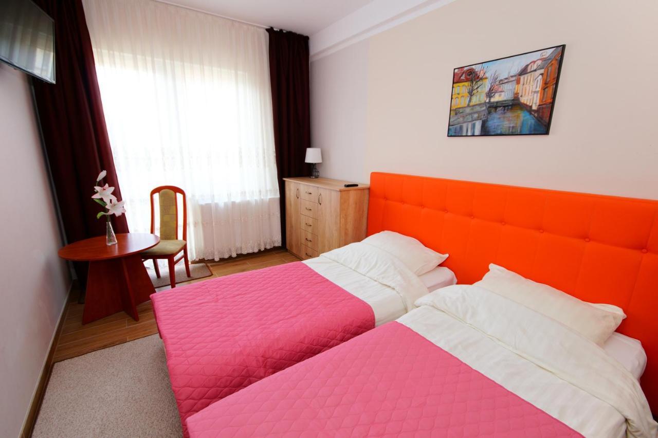 Koral Hotel Chłapowo Buitenkant foto