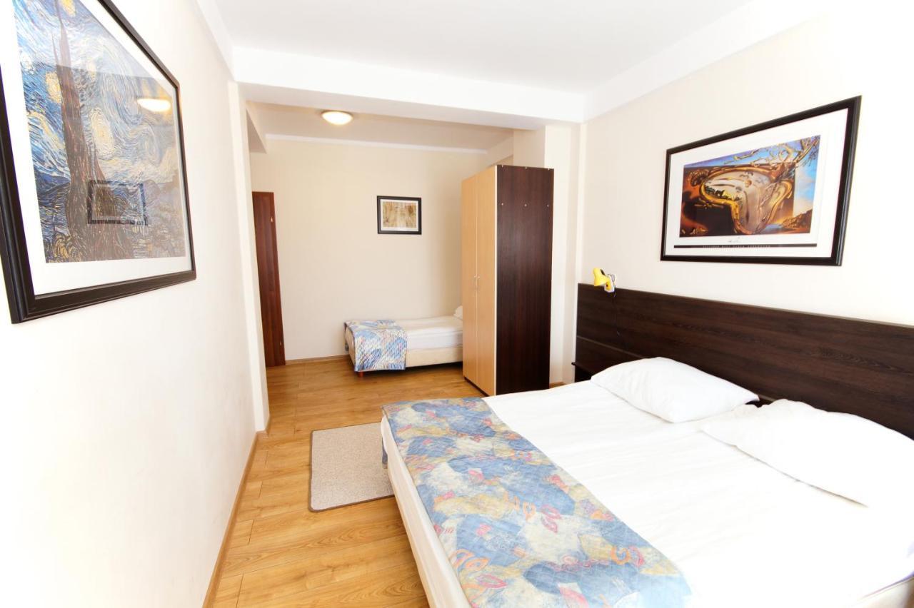 Koral Hotel Chłapowo Buitenkant foto